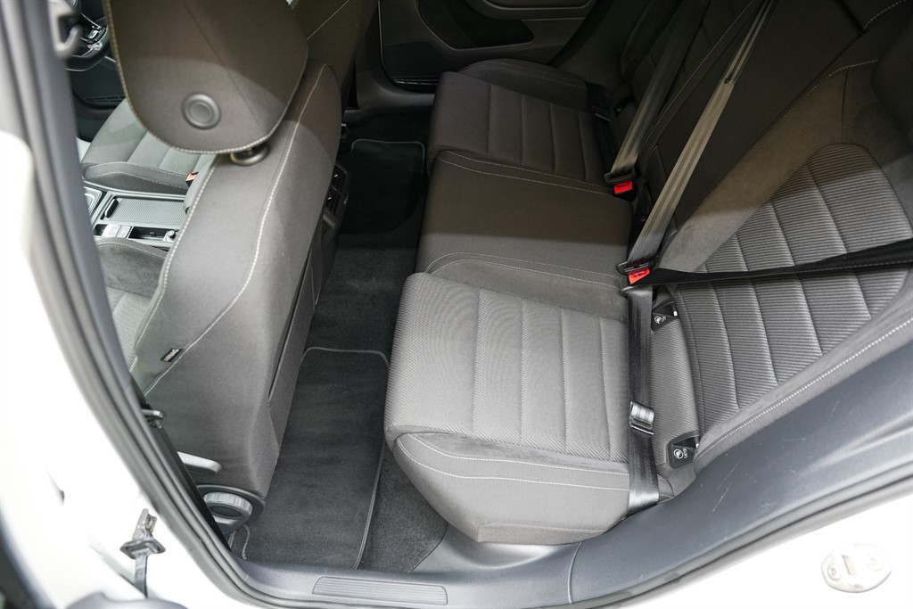 Used Volkswagen Golf 2017 for sale - 77232402: Photo 51