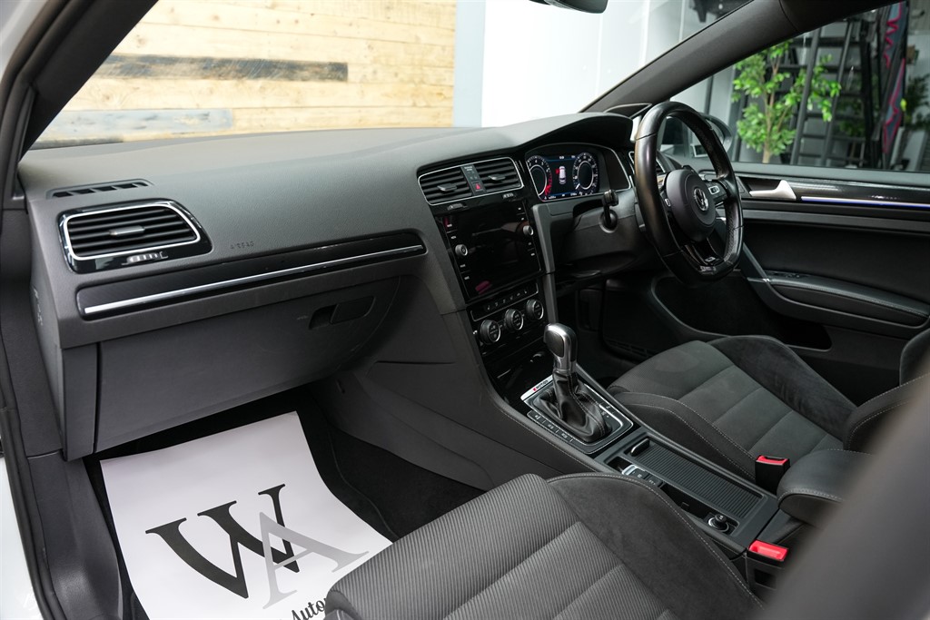 Used Volkswagen Golf 2017 for sale - 77232402: Photo 53