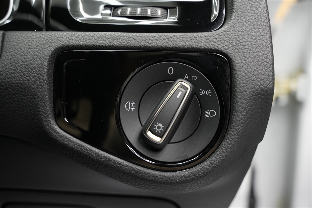 Used Volkswagen Golf 2017 for sale - 77232402: Photo 59