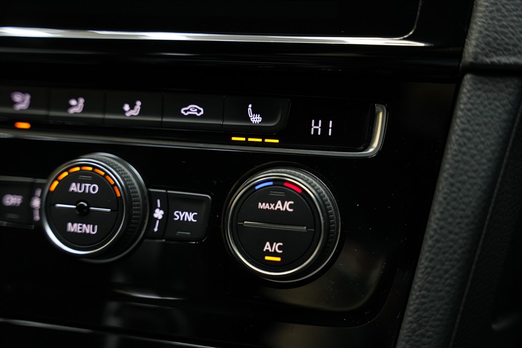 Used Volkswagen Golf 2017 for sale - 77232402: Photo 84