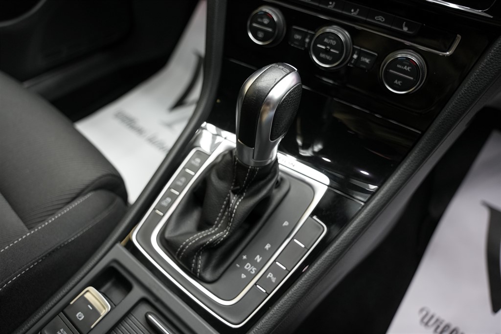 Used Volkswagen Golf 2017 for sale - 77232402: Photo 85