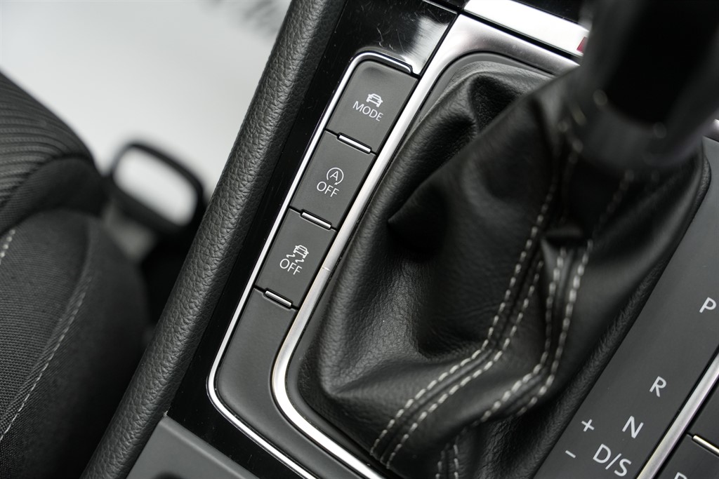 Used Volkswagen Golf 2017 for sale - 77232402: Photo 88