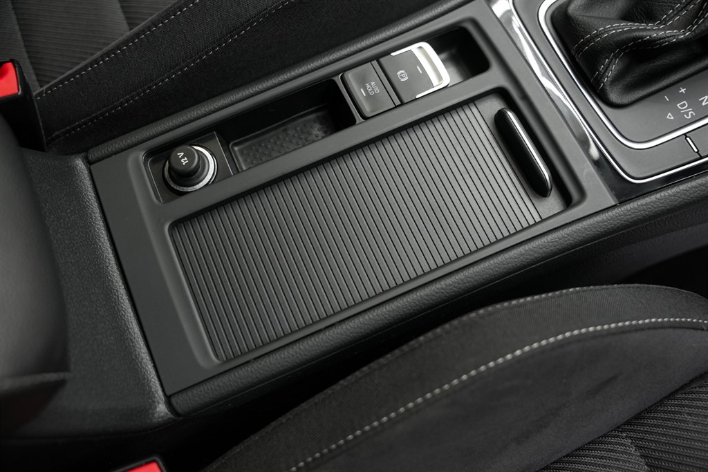 Used Volkswagen Golf 2017 for sale - 77232402: Photo 90