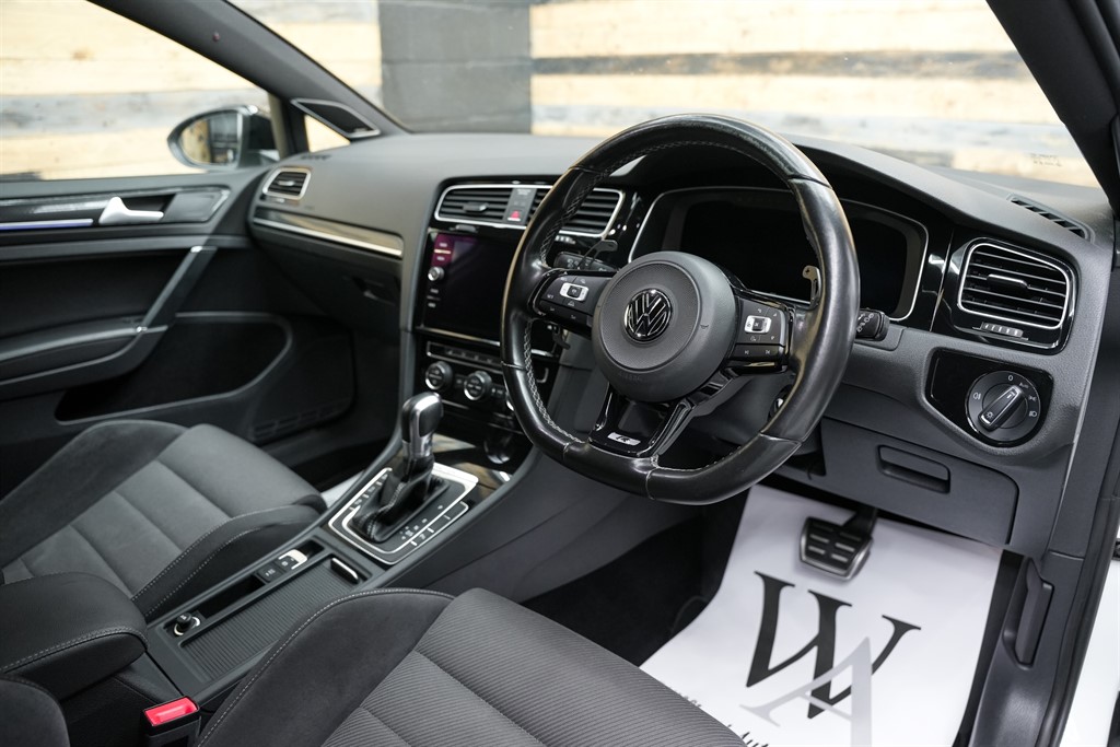 Used Volkswagen Golf 2017 for sale - 77232402: Photo 92