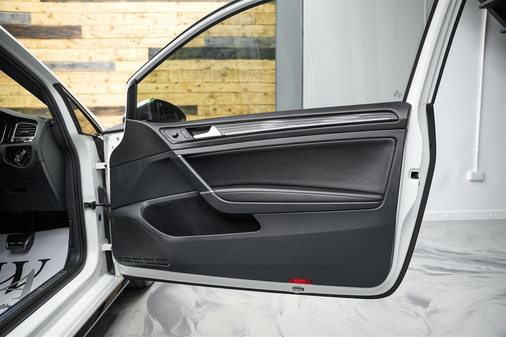 Used Volkswagen Golf 2017 for sale - 76717642: Photo 28