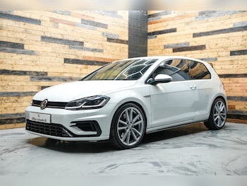 Used Volkswagen Golf 2017 for sale - 76717642: Photo