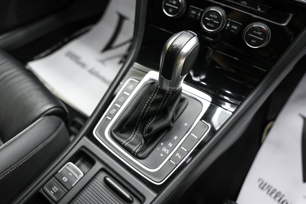 Used Volkswagen Golf 2017 for sale - 76717642: Photo 45