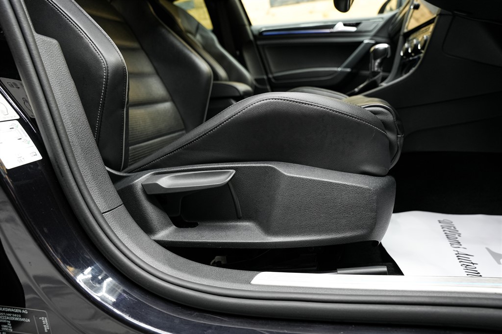 Used Volkswagen Golf 2019 for sale - 76487678: Photo 33