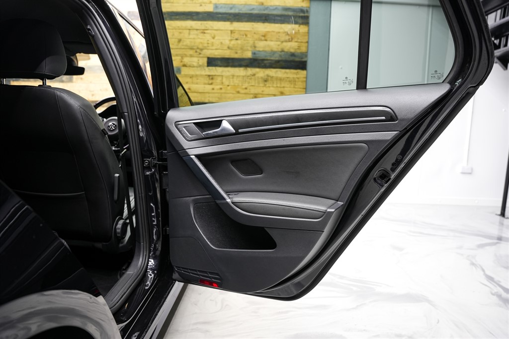 Used Volkswagen Golf 2019 for sale - 76487678: Photo 35