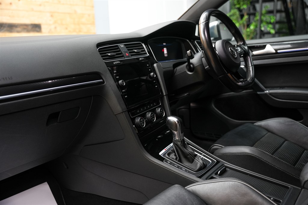 Used Volkswagen Golf 2019 for sale - 76487678: Photo 48