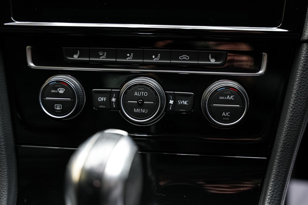 Used Volkswagen Golf 2019 for sale - 76487678: Photo 75