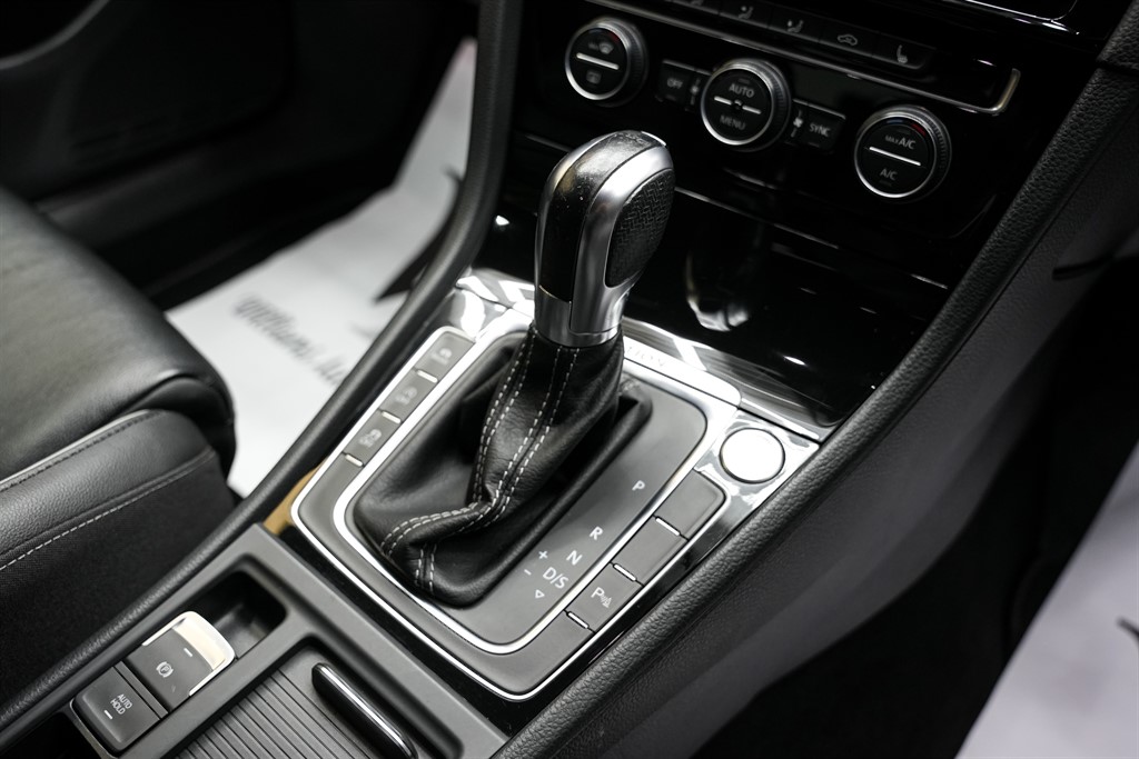 Used Volkswagen Golf 2019 for sale - 76487678: Photo 76