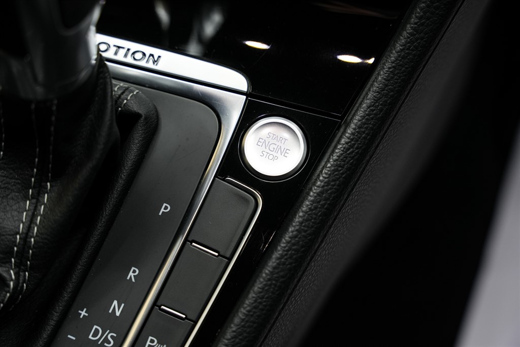 Used Volkswagen Golf 2019 for sale - 76487678: Photo 77