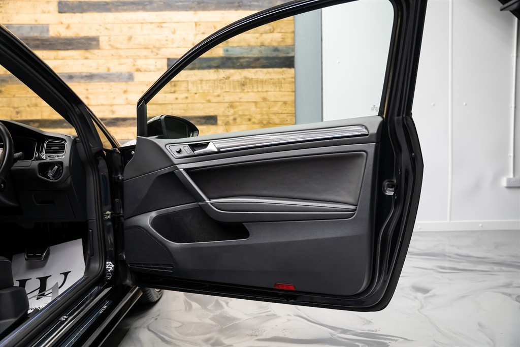 Used Volkswagen Golf 2017 for sale - 77147015: Photo 28