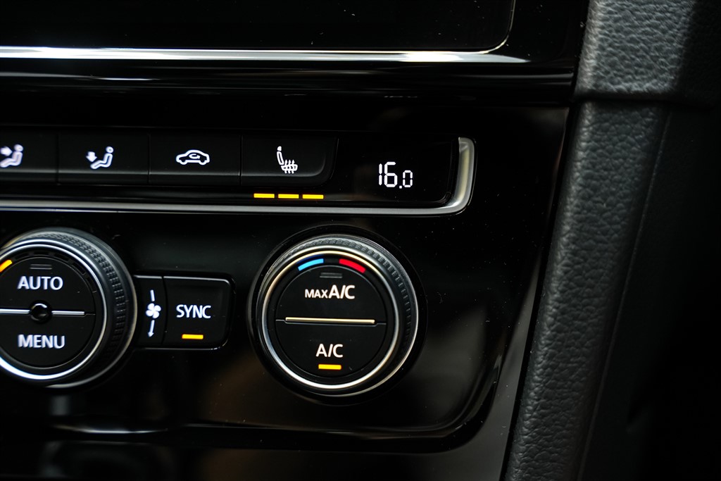 Used Volkswagen Golf 2017 for sale - 77147015: Photo 33