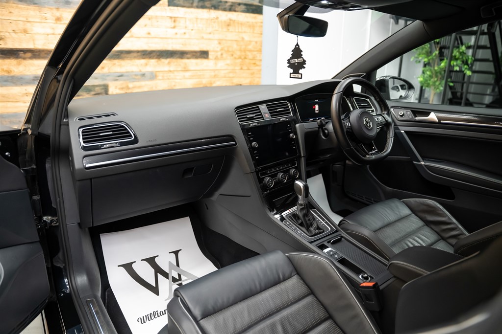 Used Volkswagen Golf 2017 for sale - 77147015: Photo 42