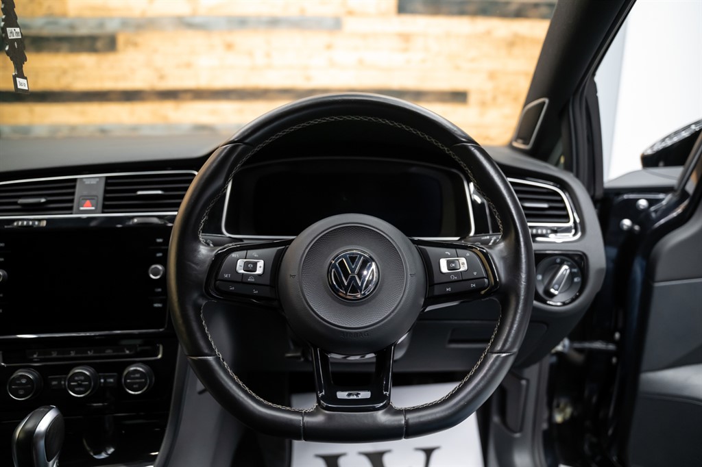 Used Volkswagen Golf 2017 for sale - 77147015: Photo 44