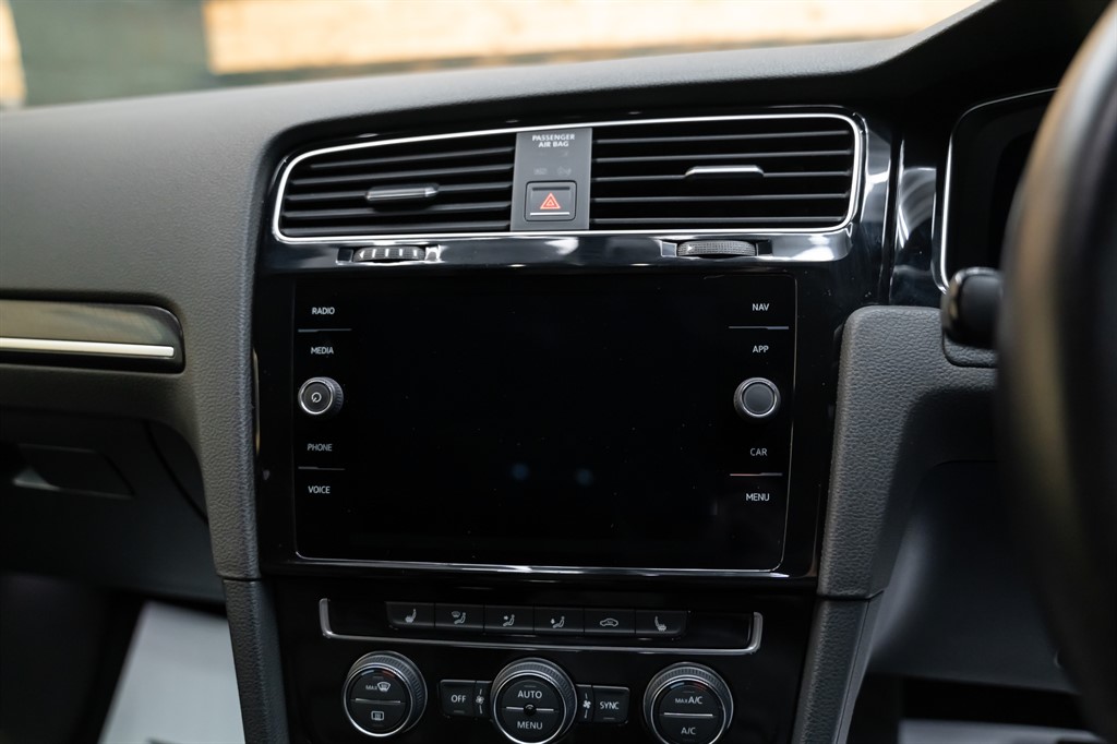 Used Volkswagen Golf 2017 for sale - 77147015: Photo 50