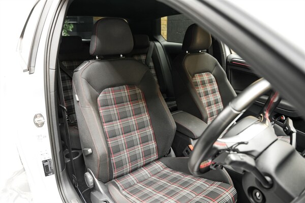 Used Volkswagen Golf 2017 for sale - 75569945: Photo 30