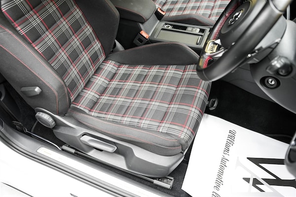 Used Volkswagen Golf 2017 for sale - 75569945: Photo 31