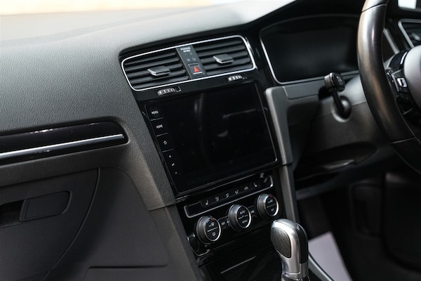Used Volkswagen Golf 2017 for sale - 76161624: Photo 41