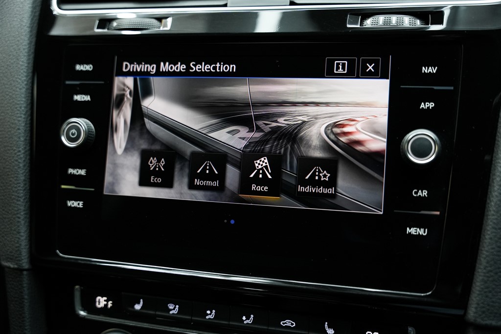 Used Volkswagen Golf 2017 for sale - 77841871: Photo 11