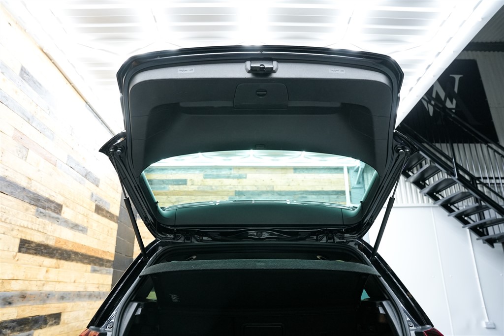 Used Volkswagen Golf 2017 for sale - 77841871: Photo 29