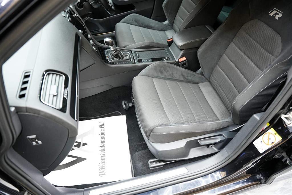 Used Volkswagen Golf 2017 for sale - 77841871: Photo 44