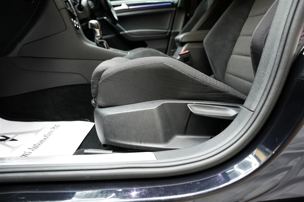 Used Volkswagen Golf 2017 for sale - 77841871: Photo 45