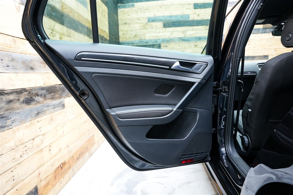 Used Volkswagen Golf 2017 for sale - 77841871: Photo 46