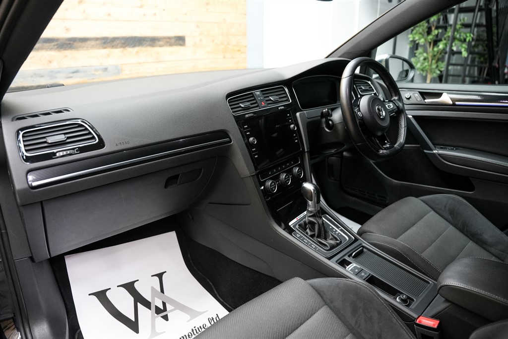 Used Volkswagen Golf 2017 for sale - 77841871: Photo 50