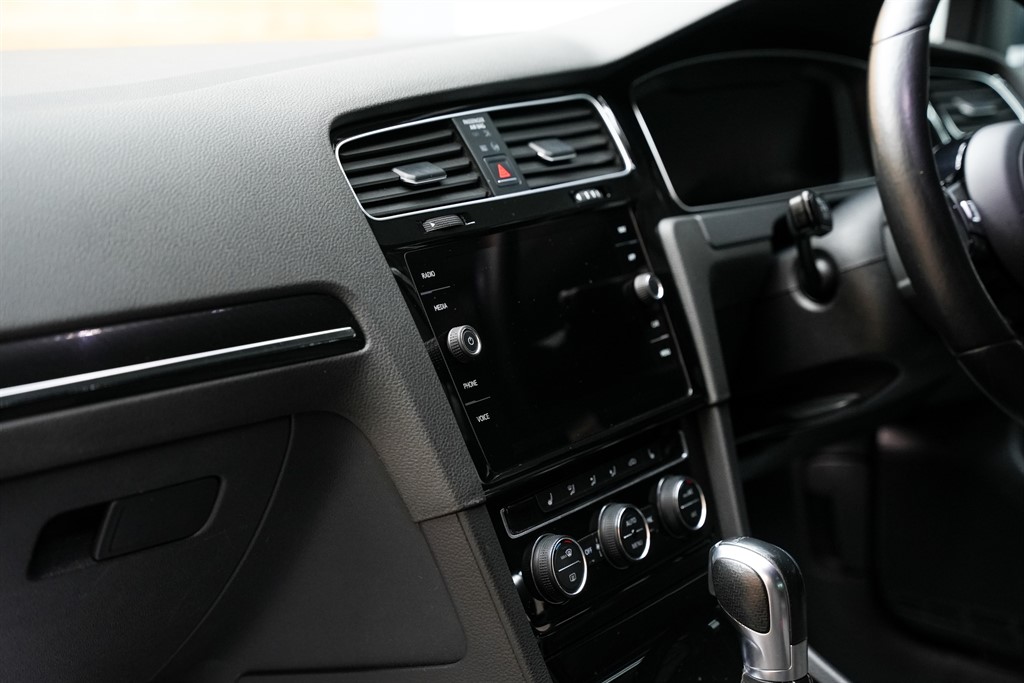 Used Volkswagen Golf 2017 for sale - 77841871: Photo 51