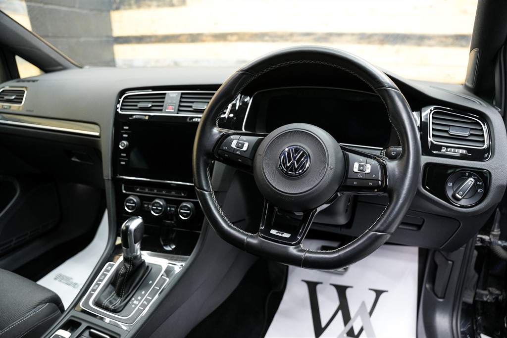 Used Volkswagen Golf 2017 for sale - 77841871: Photo 54