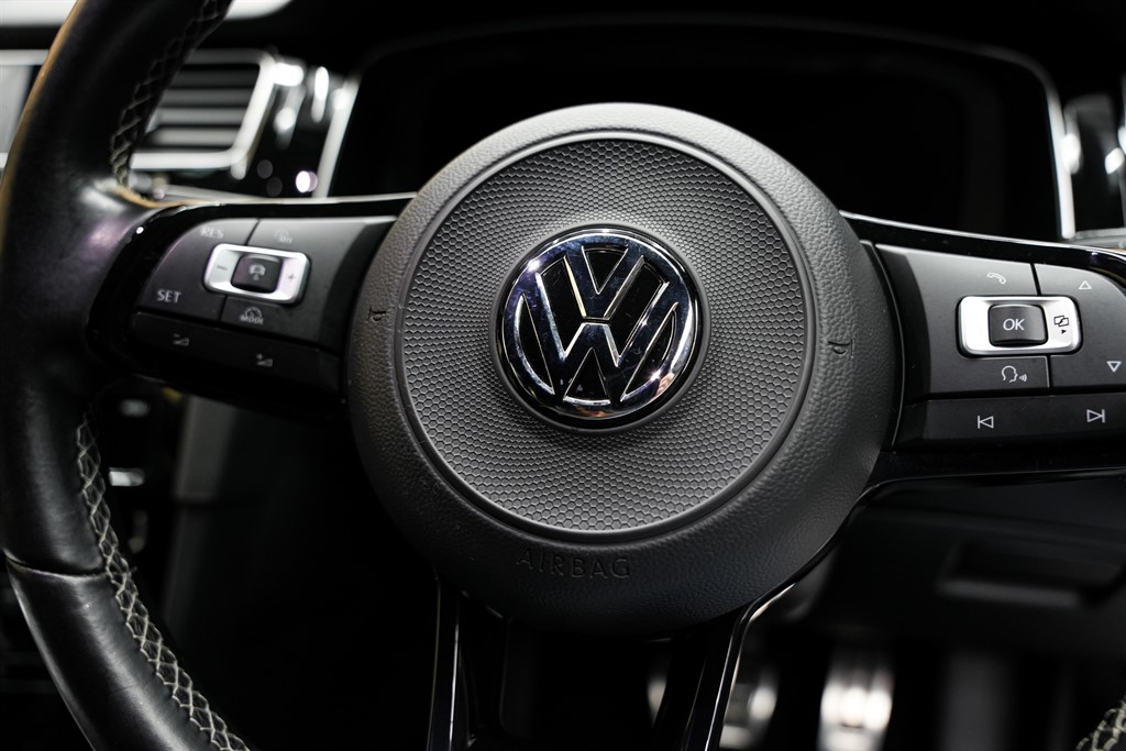 Used Volkswagen Golf 2017 for sale - 77841871: Photo 63