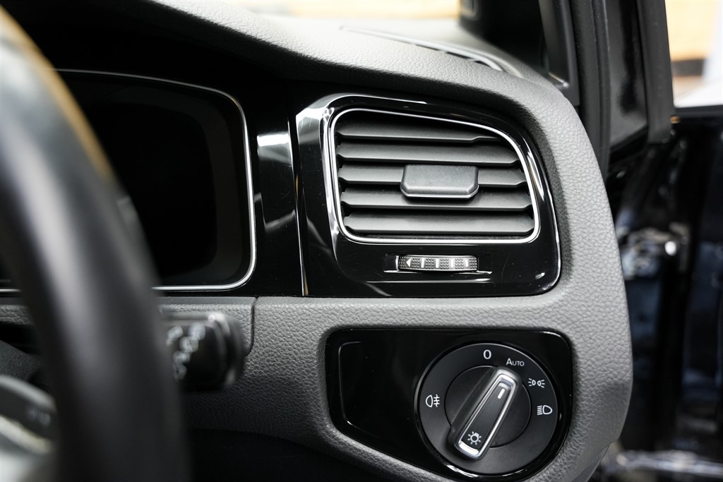 Used Volkswagen Golf 2017 for sale - 77841871: Photo 65