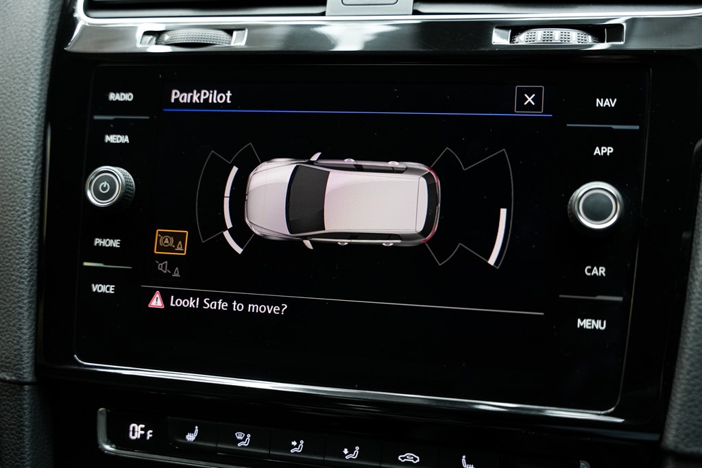 Used Volkswagen Golf 2017 for sale - 77841871: Photo 76