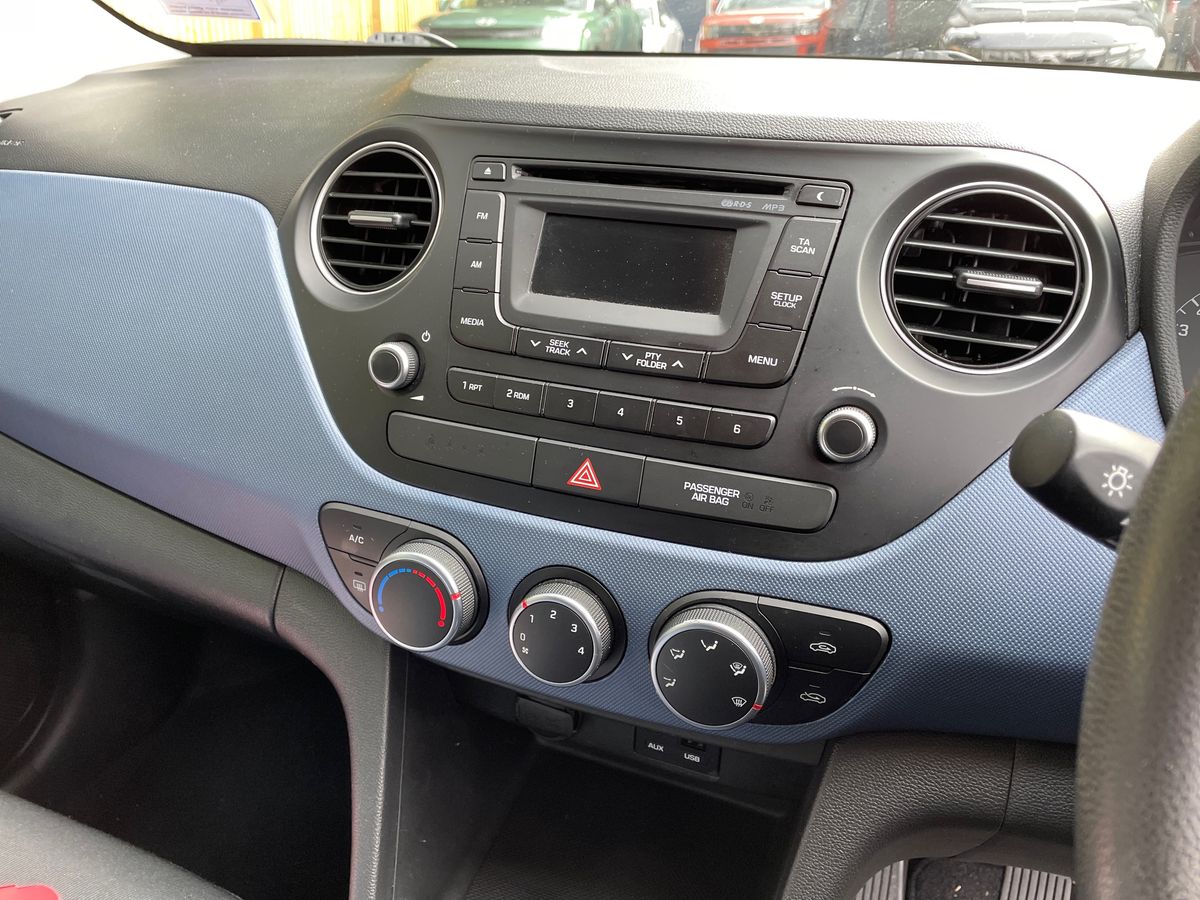 Used Hyundai i10 2015 for sale - 77627522: Photo 18