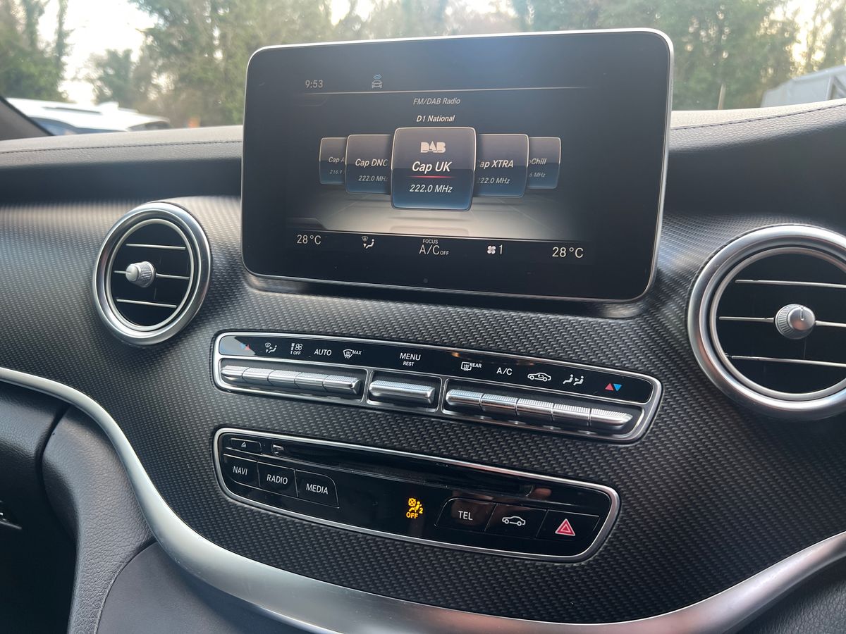 Used Mercedes-Benz V-Class 2018 for sale - 77050910: Photo 18