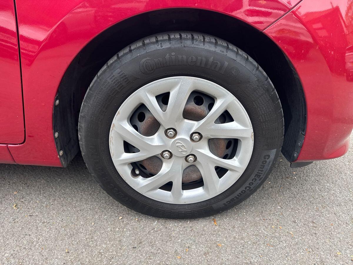 Used Hyundai i10 2017 for sale - 76716846: Photo 9