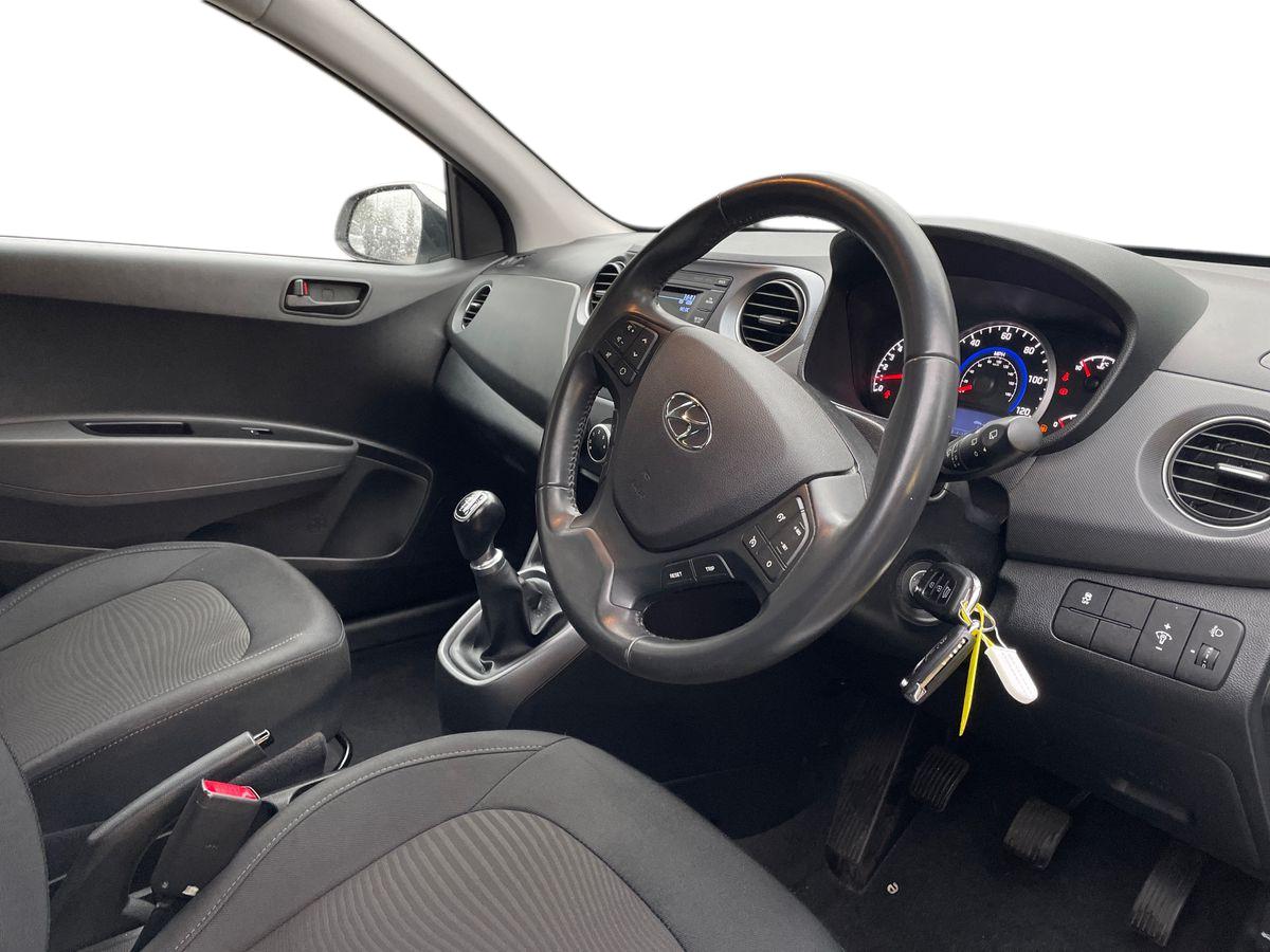Used Hyundai i10 2019 for sale - 77885465: Photo 15