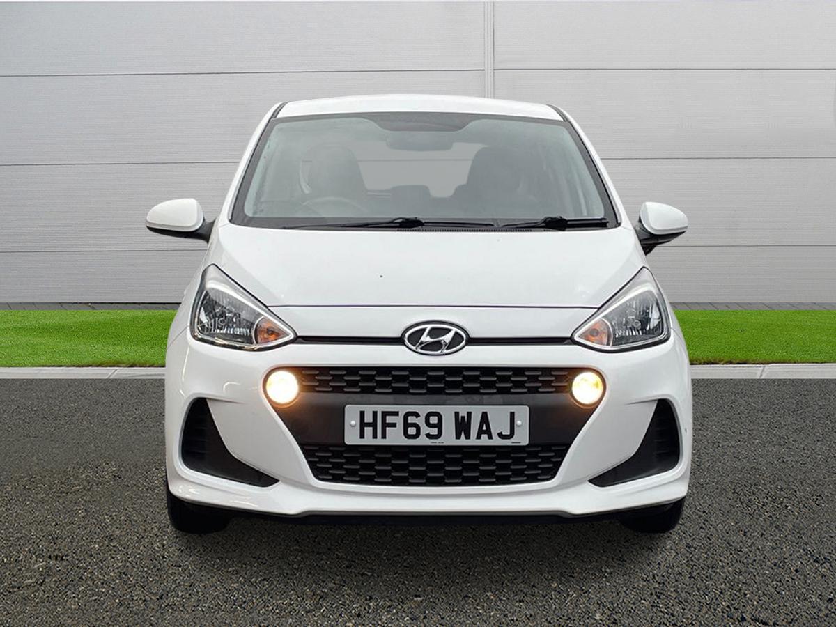 Used Hyundai i10 2019 for sale - 77885465: Photo 2