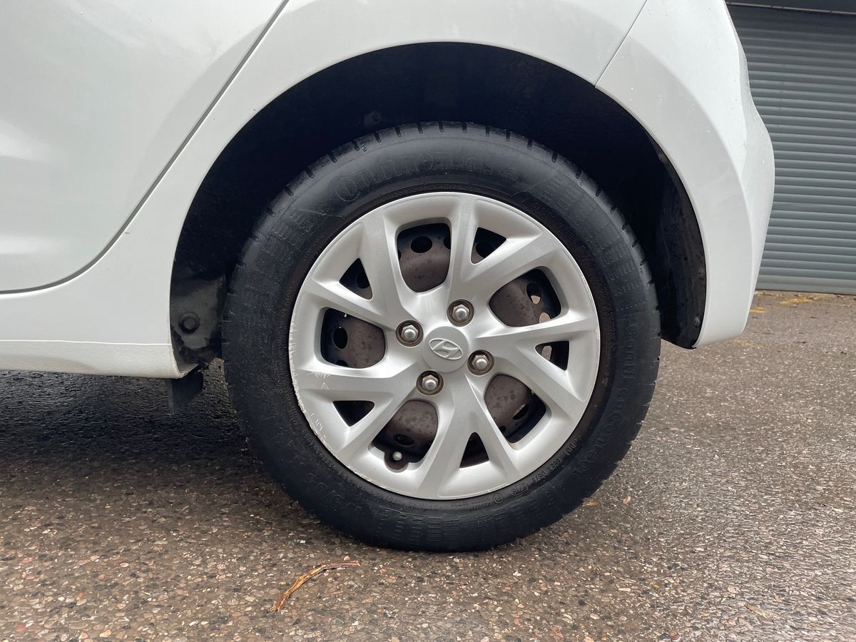 Used Hyundai i10 2019 for sale - 77885465: Photo 9