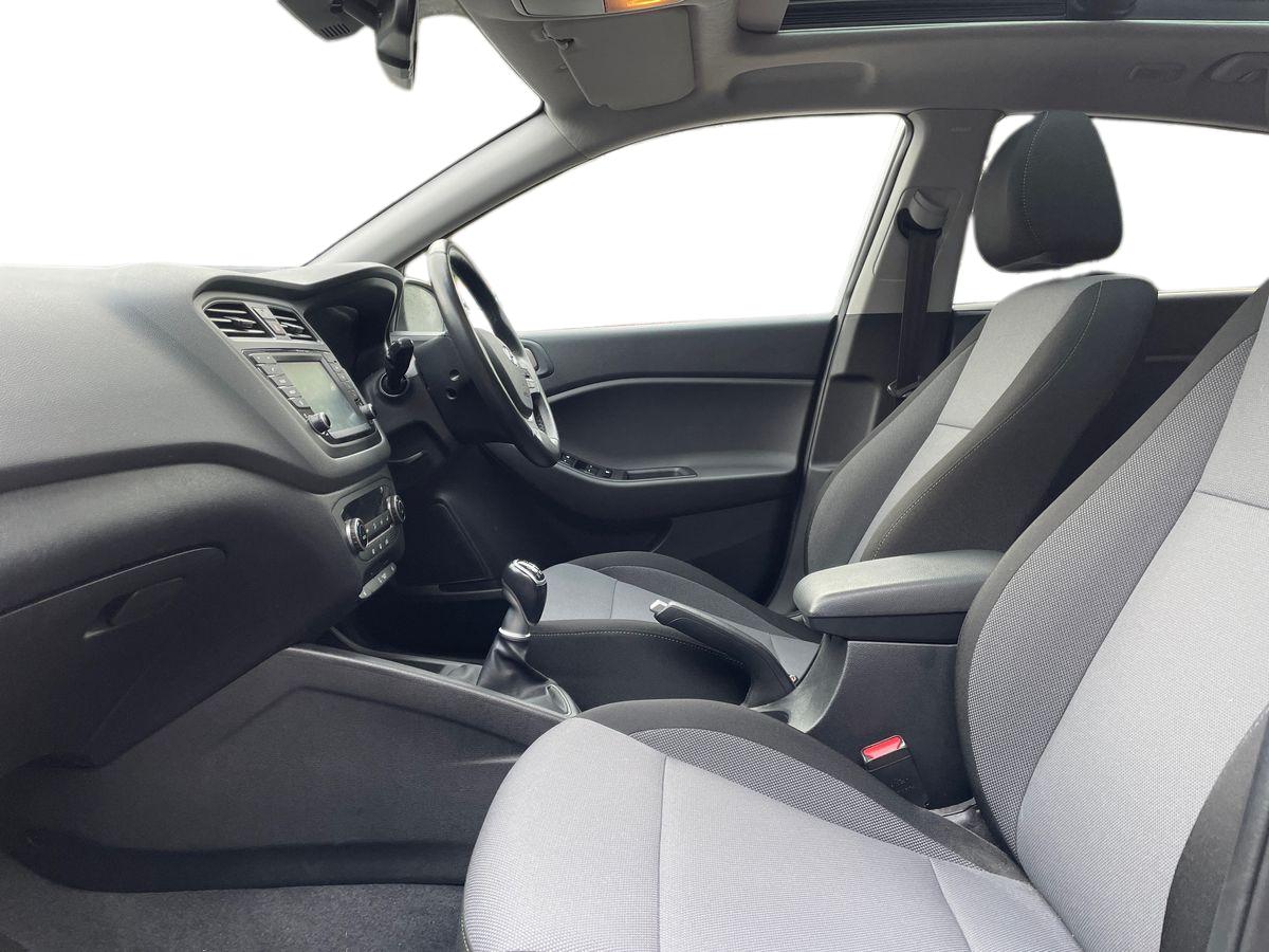 Used Hyundai i20 2018 for sale - 77372991: Photo 10