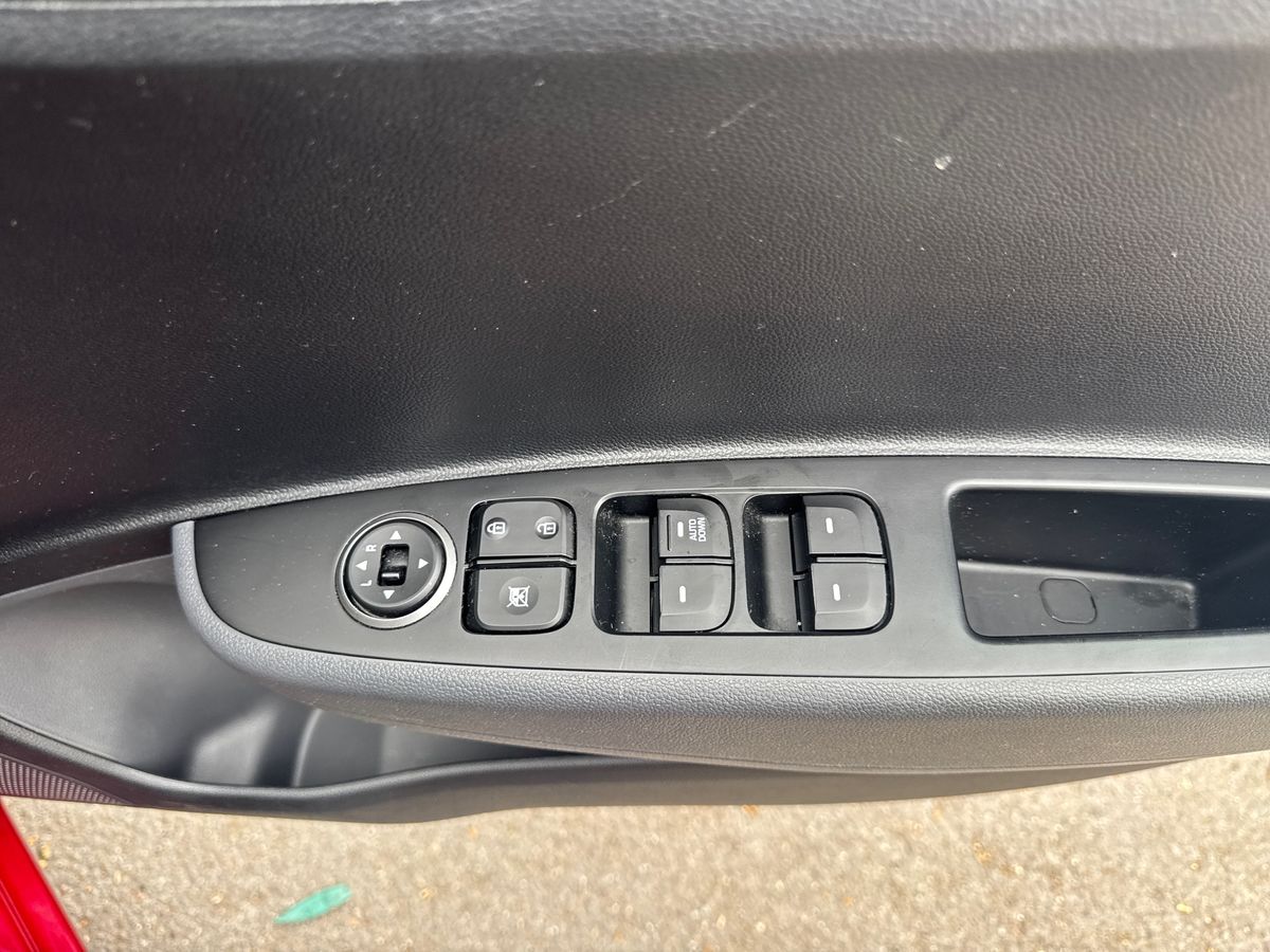 Used Hyundai i10 2017 for sale - 77002614: Photo 20