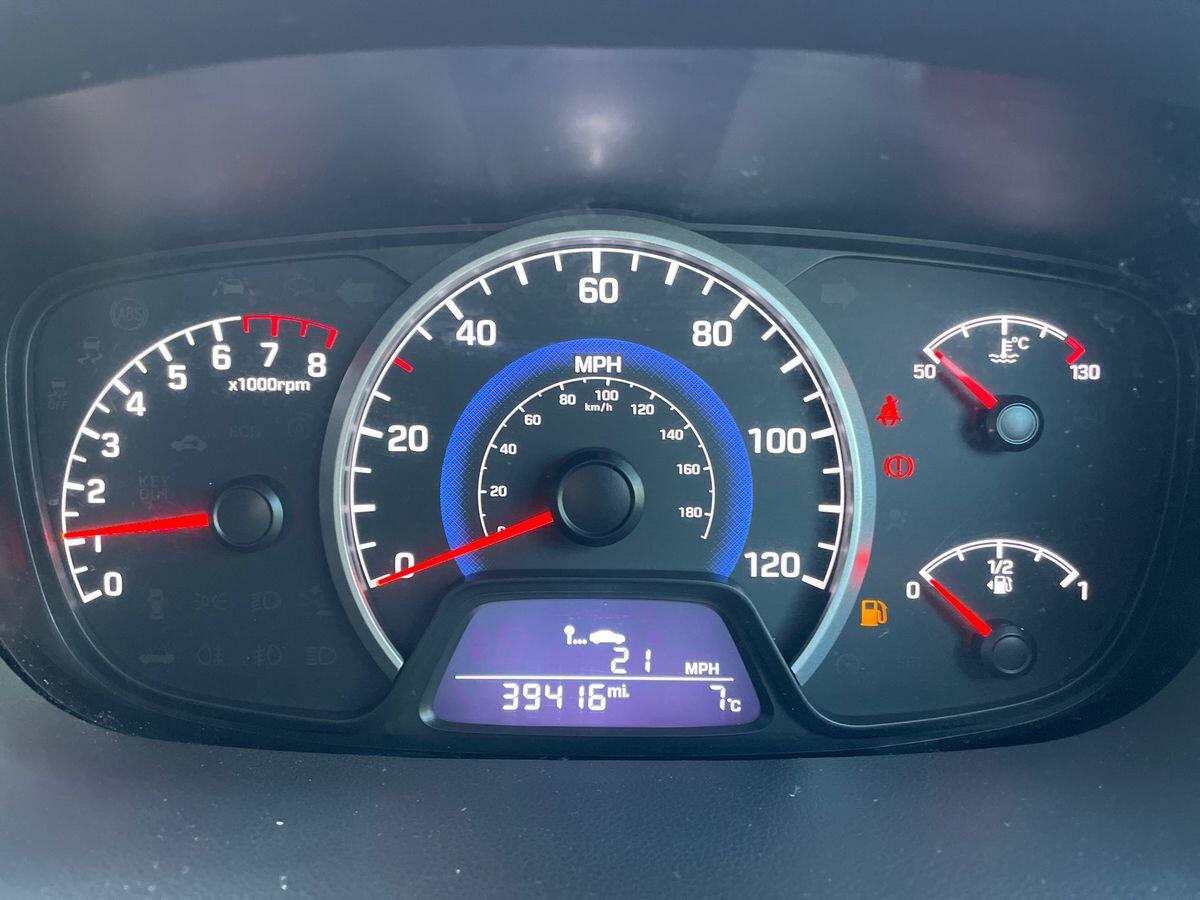 Used Hyundai i10 2018 for sale - 76926945: Photo 14