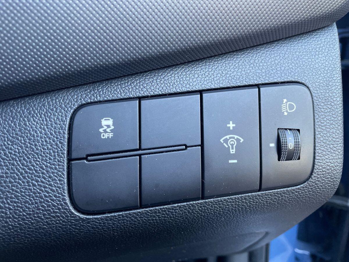 Used Hyundai i10 2018 for sale - 76926945: Photo 30