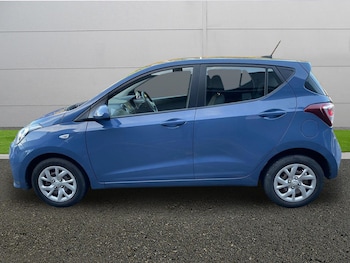 Used Hyundai i10 2018 for sale - 76926945: Photo