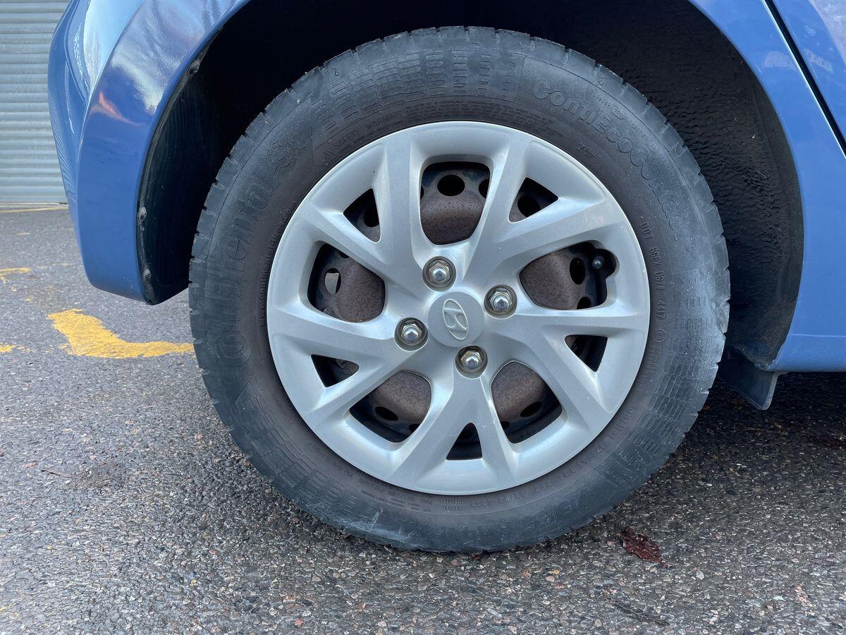 Used Hyundai i10 2018 for sale - 76926945: Photo 9