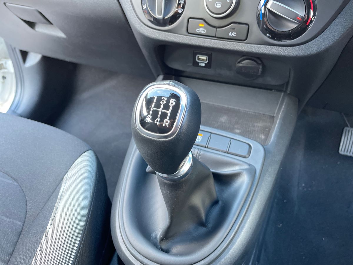 Used Hyundai i10 2020 for sale - 77002644: Photo 19