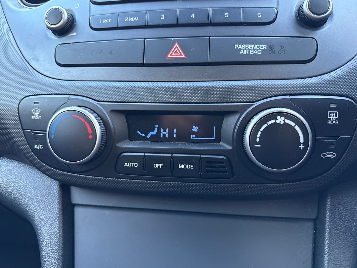 Used Hyundai i10 2018 for sale - 78152534: Photo 18